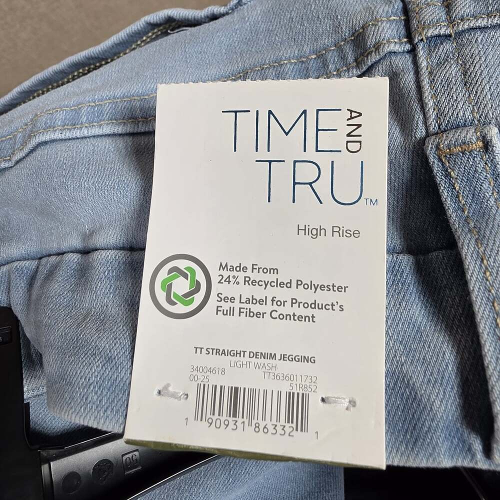 Time and Tru High Rise Straight Leg Denim Jeggings XL (16-18) stretch light wash - Picture 3 of 10
